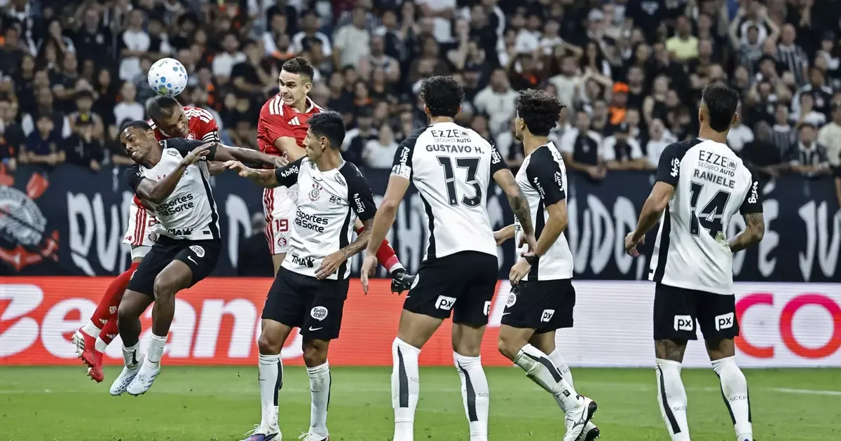 André Luiz avança na recuperação e pode voltar pelo Corinthians contra o Estudiantes
