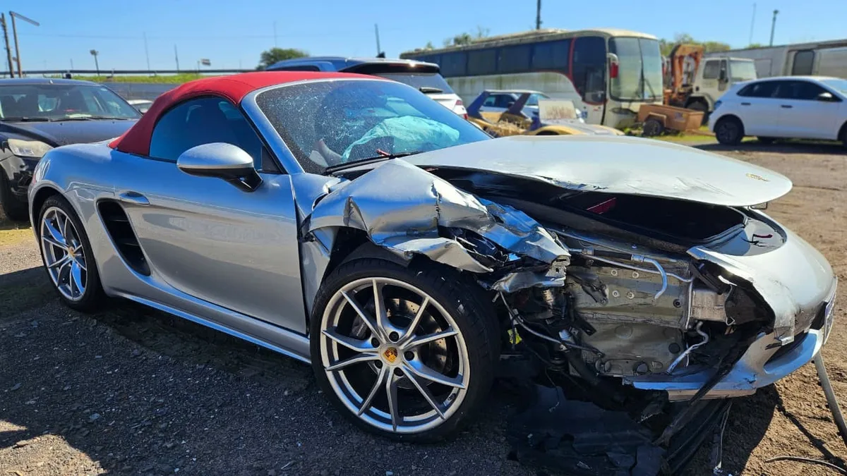 MP denuncia motoristas envolvidos em racha com Porsche e RAM em Porto Alegre