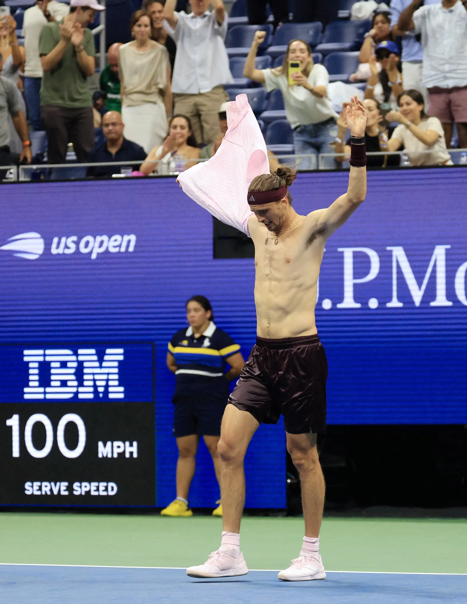 Zverev supera 9h26min em quadra e avança à terceira rodada do US Open