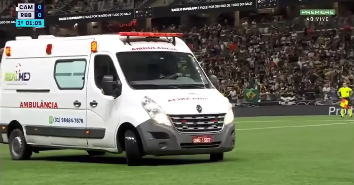 Alix Vinicius é levado ao hospital após choque com Vitor Hugo