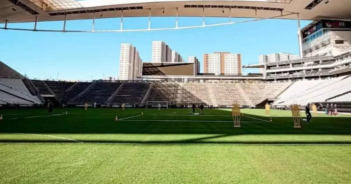 Corinthians paga direitos de imagem atrasados do elenco feminino