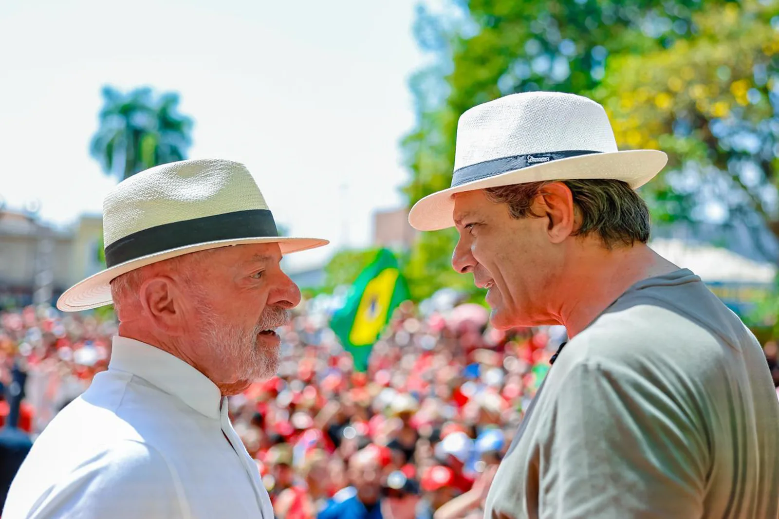 Lula prioriza propostas e ataques a adversários em ato com Haddad em São José do Rio Preto