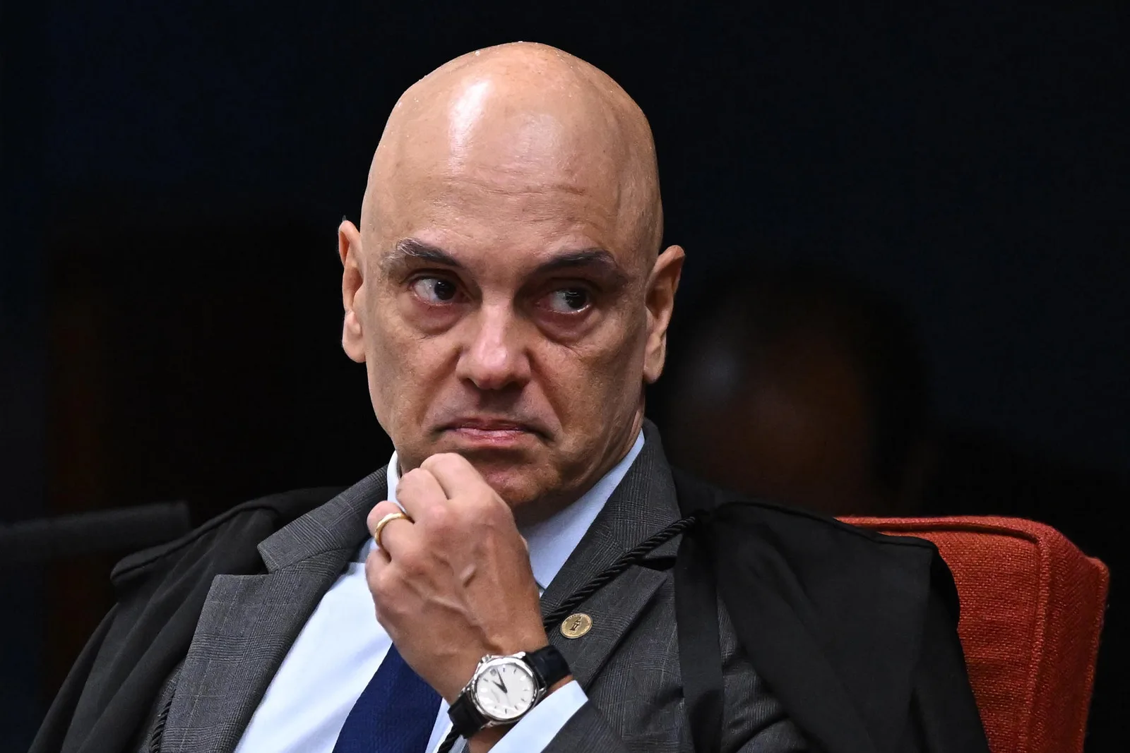Moraes pede autorização para investigar Mendonça e provoca reação no Congresso