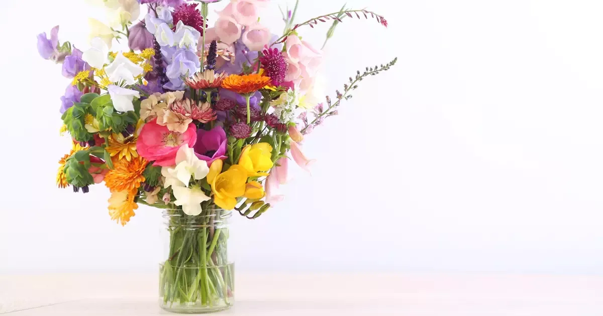 Rotina de cuidados ajuda a prolongar a vida das flores no vaso