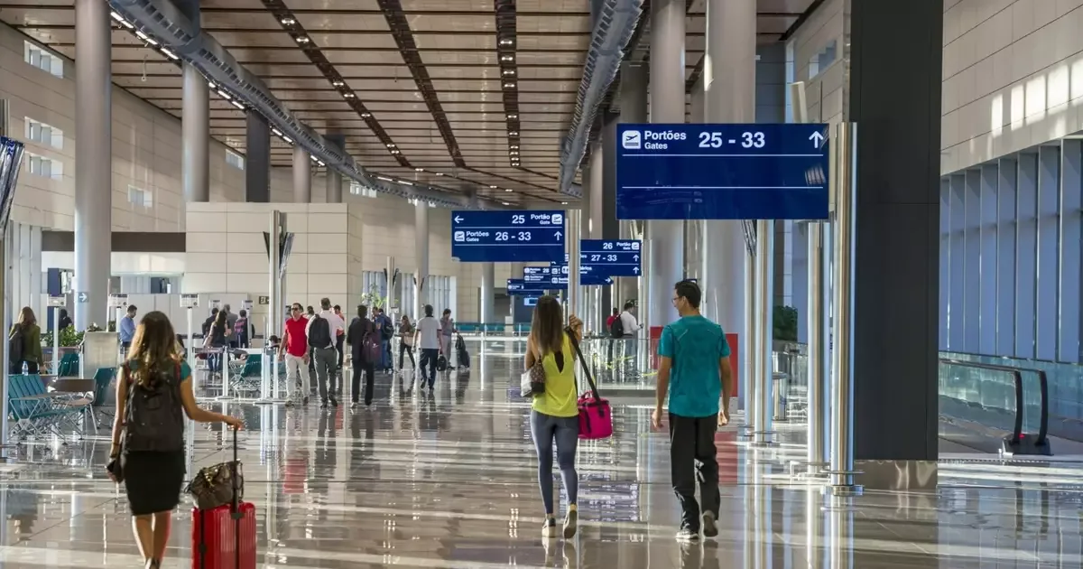 Confins reabre pista após interrupção de pousos e decolagens