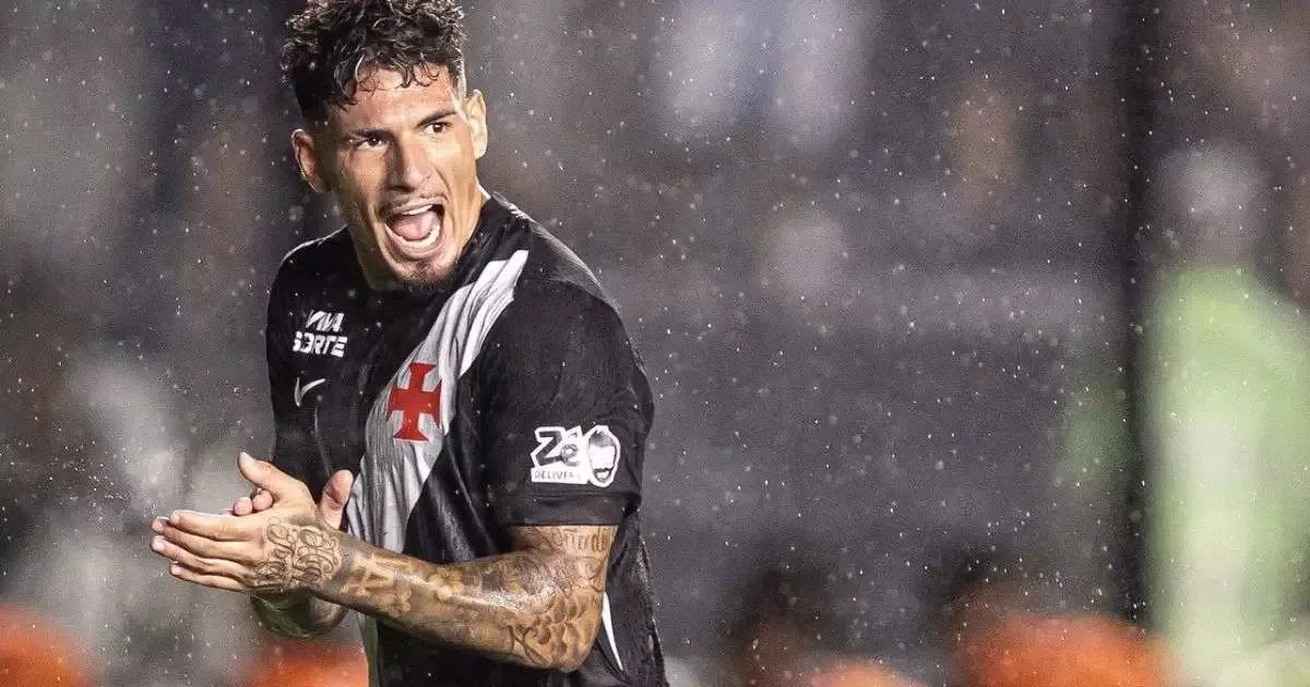 Alan Saldivia se destaca na defesa do Vasco em empate com o Santa Fe