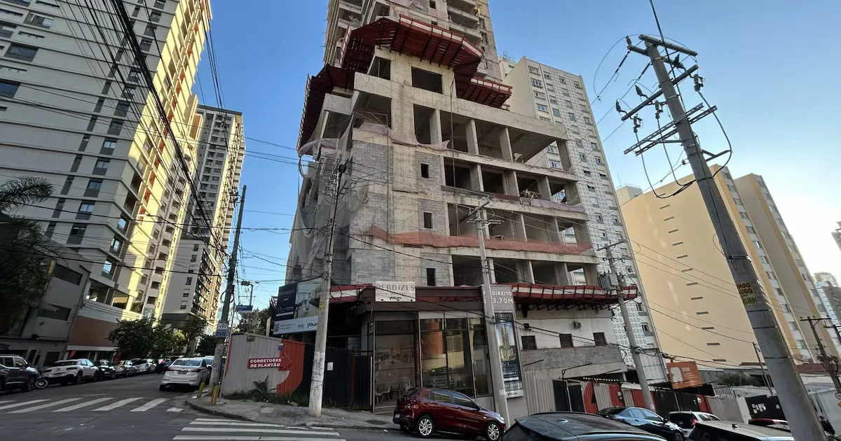 You,Inc acumula patrimônio líquido negativo e enfrenta atrasos em obras
