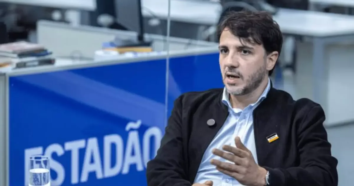 Editora cobra autorização por jingle da campanha de Renan Santos