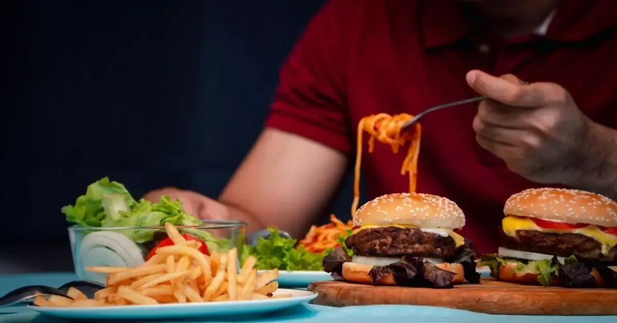 Como reconhecer a fome emocional e buscar mais equilíbrio à mesa