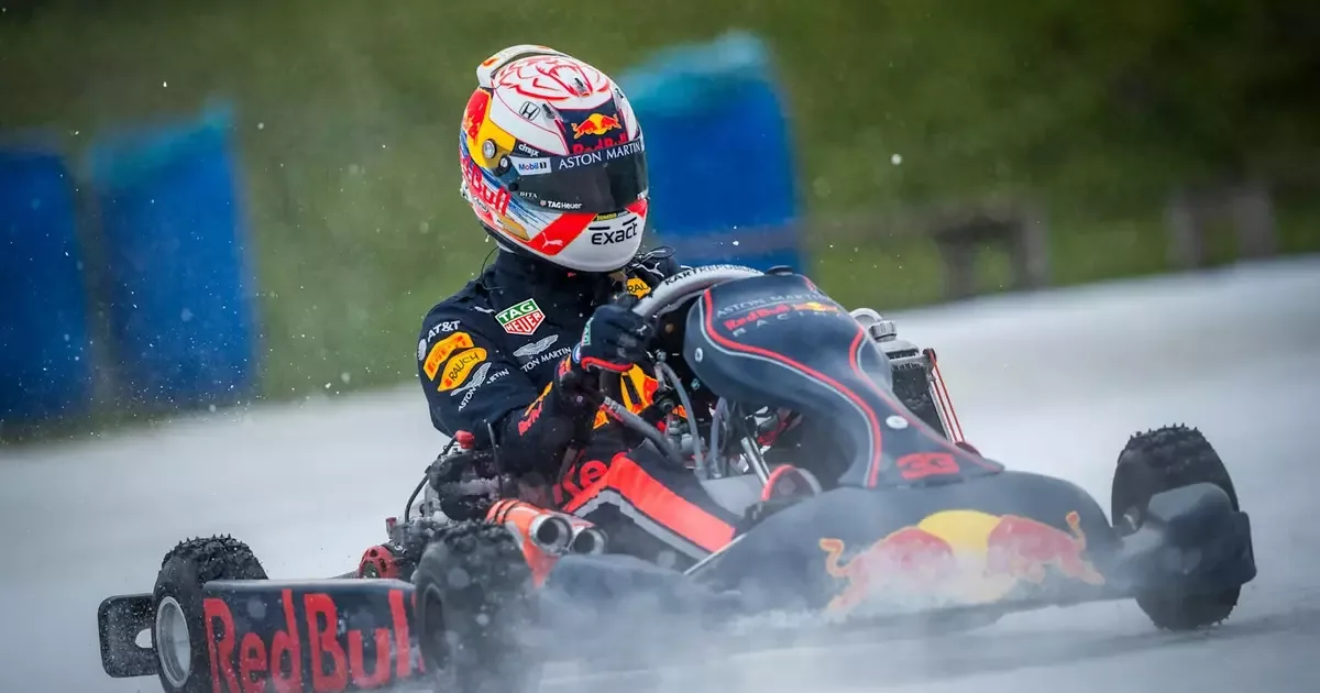 Verstappen larga por último contra 100 rivais em desafio de kart