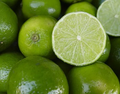 Limão tahiti sobe até 374% no atacado durante a entressafra