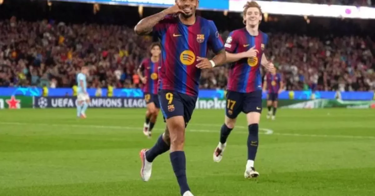 Gabriel Jesus alcança Rivaldo com gol pelo Barcelona na Liga dos Campeões