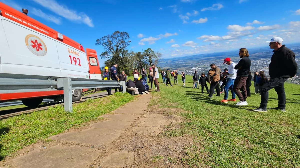 Piloto de paraglider morre após queda no Morro Ferrabraz, em Sapiranga