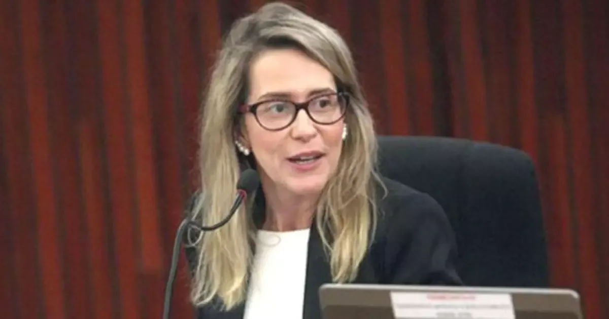 Advogada de Flávio acusa governo de antecipar defesa do reajuste no STF