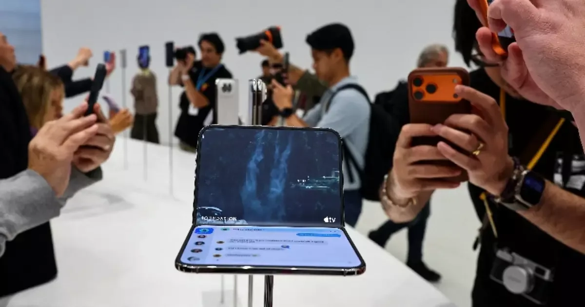 iPhone Duo chega por US$1.999 com foco em produtividade e privacidade