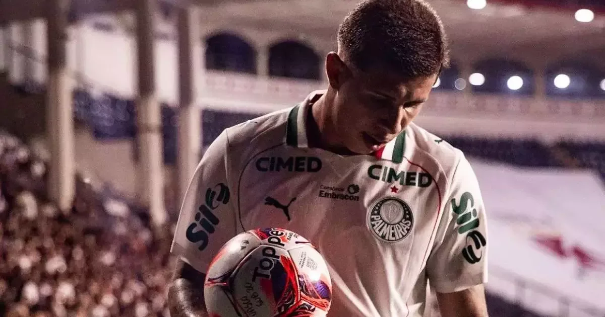 Palmeiras interrompe renovação de Felipe Teresa após denúncia e avalia saída