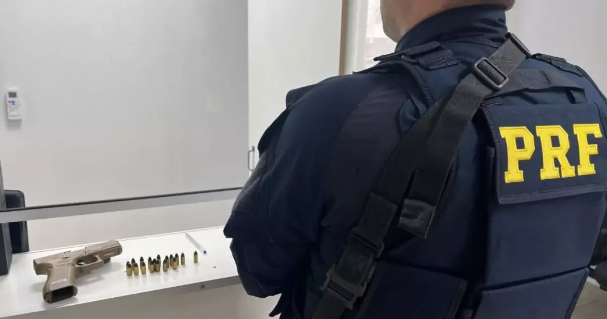 Fiscalização na BR-386 termina com prisão e apreensão de pistola em Paverama