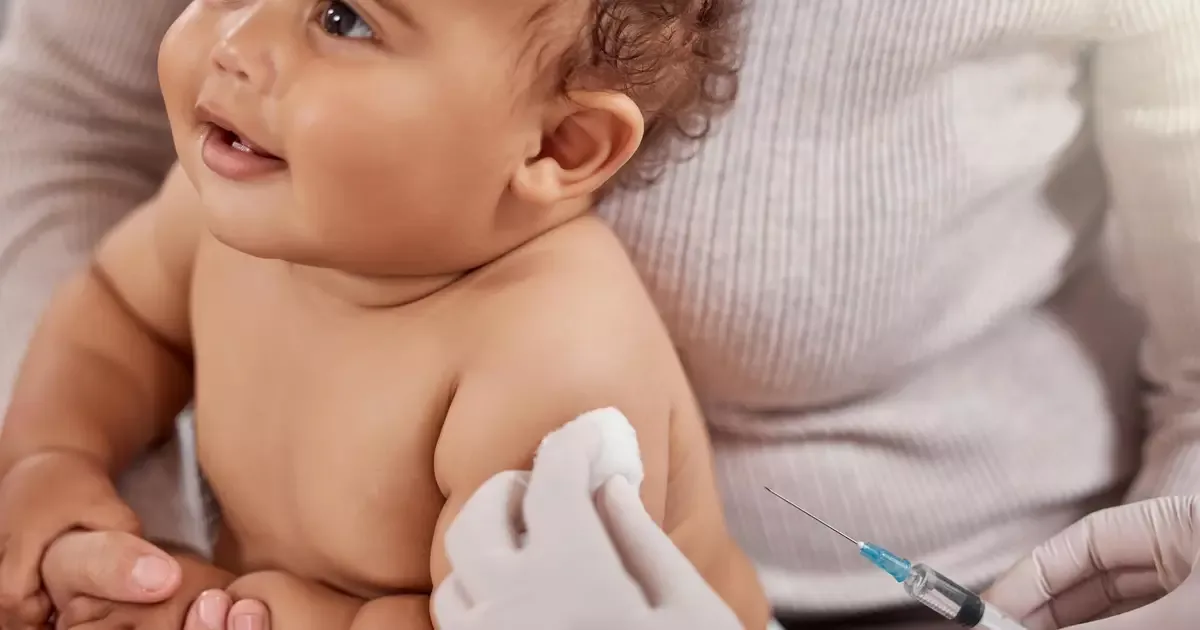 Dúvidas sobre vacinas infantis exigem escuta e orientação clara