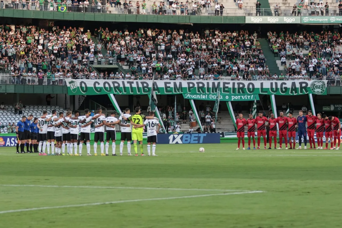 Ingressos para Coritiba x Athletico ficam disponíveis online nesta quarta