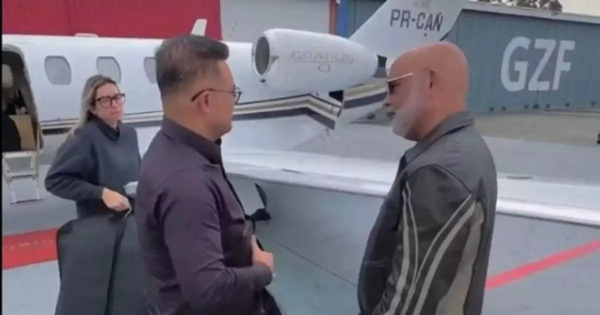 Helicóptero com cantor Rick desaparece durante voo em Santa Catarina