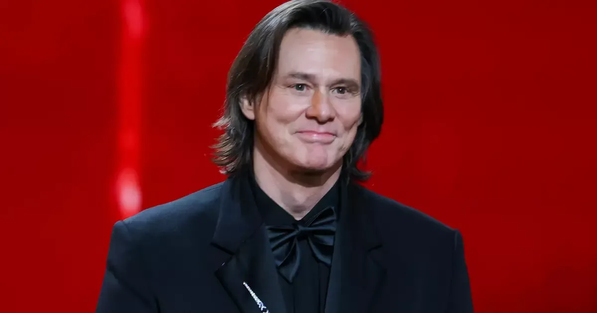 Jim Carrey fala sobre medo e atenção ao presente em discurso de homenagem