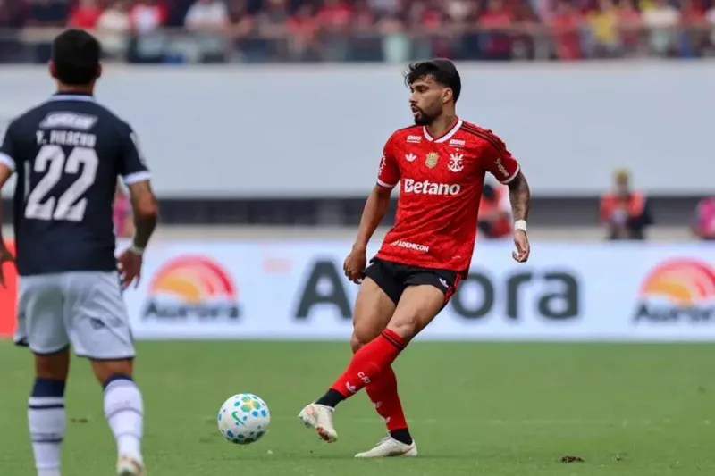 Flamengo lidera o Brasileirão após vitória e empate do Palmeiras