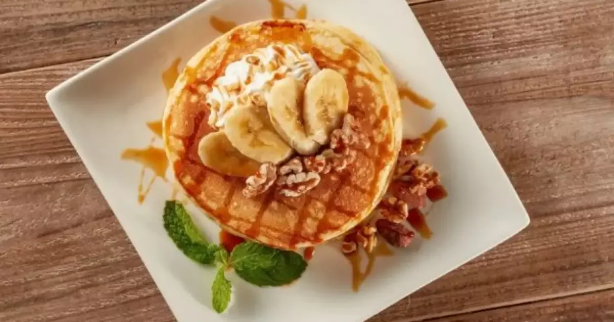 Panqueca de banana com canela fica pronta em poucos minutos
