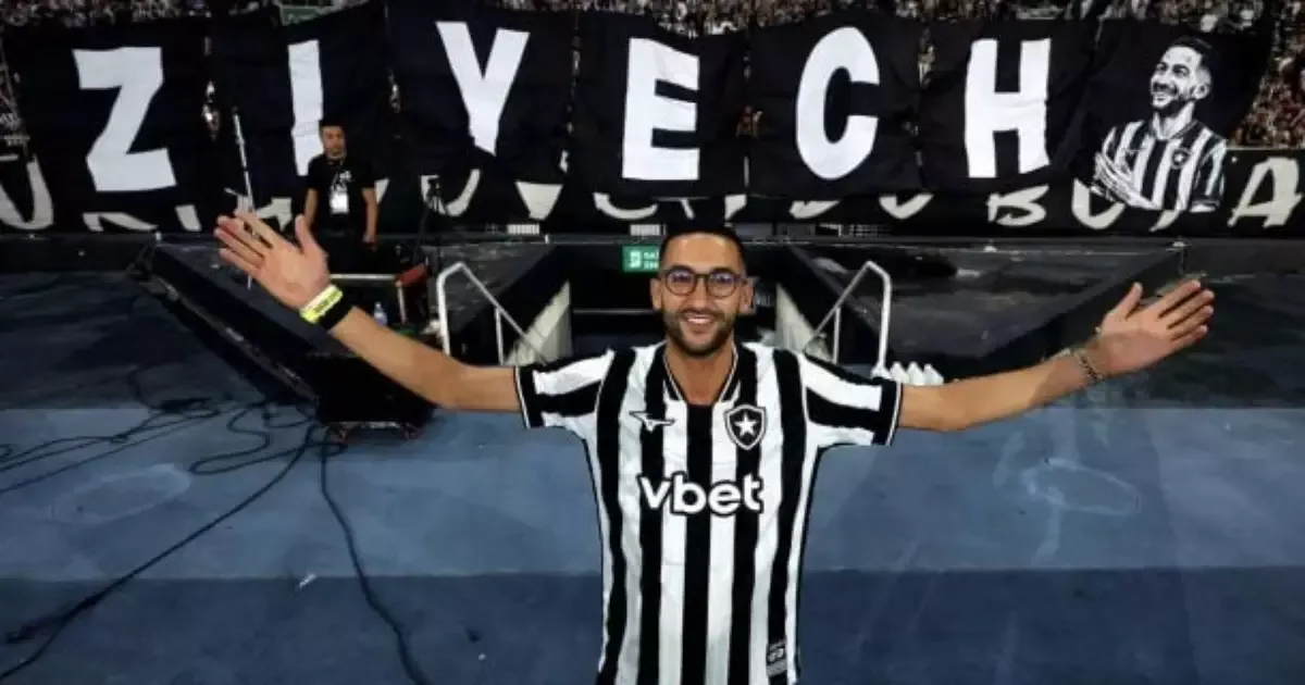 Ziyech é apresentado pelo Botafogo e aguarda registro para estrear