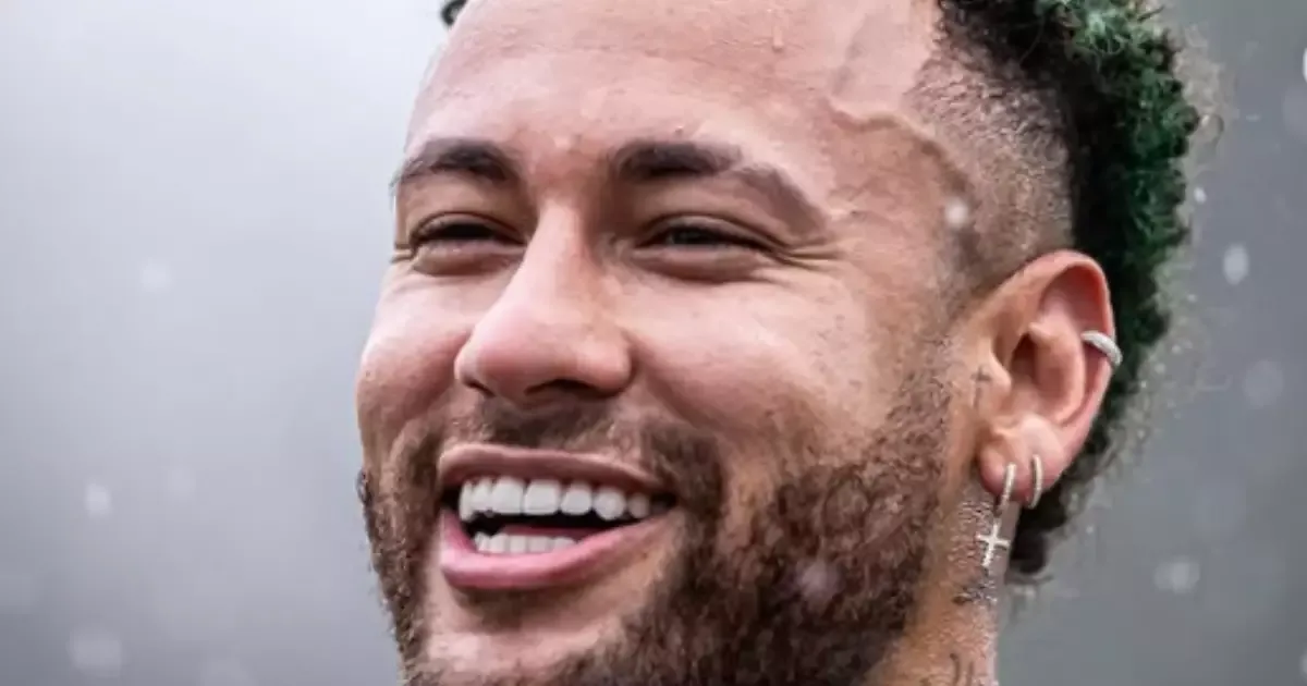 Neymar celebra reforços do Santos e participa de negociações