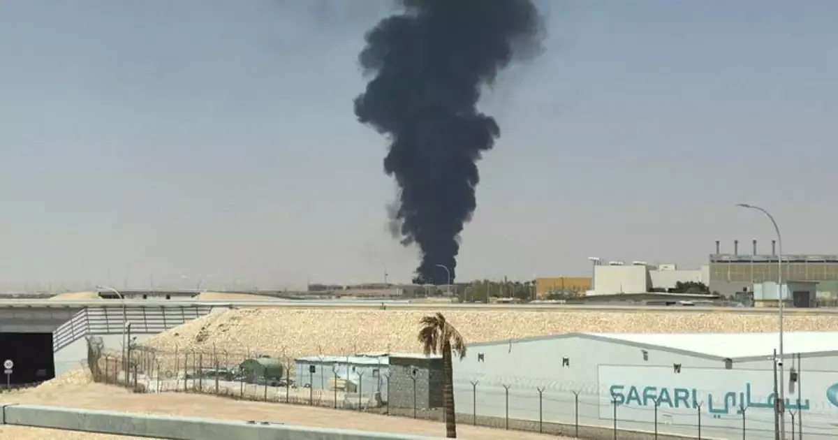 Explosões e fumaça são registradas perto do aeroporto de Riad
