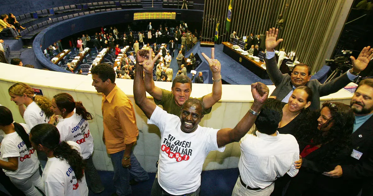 MP contra bets repete estratégia usada por Lula contra bingos em 2004
