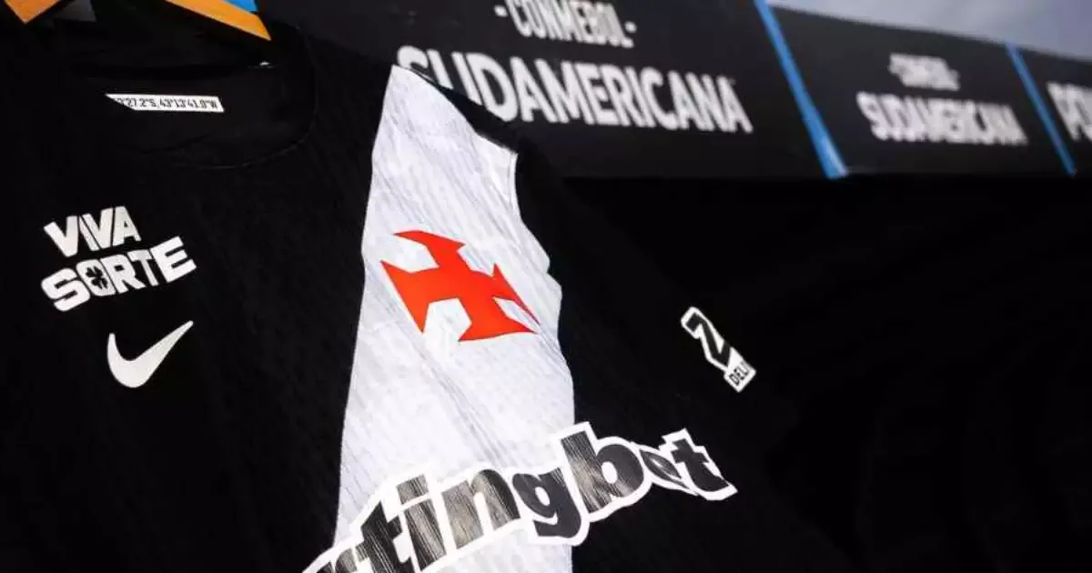 Vasco volta ao Z4 e retoma negociações por Yeboah e Gabriel Pereira