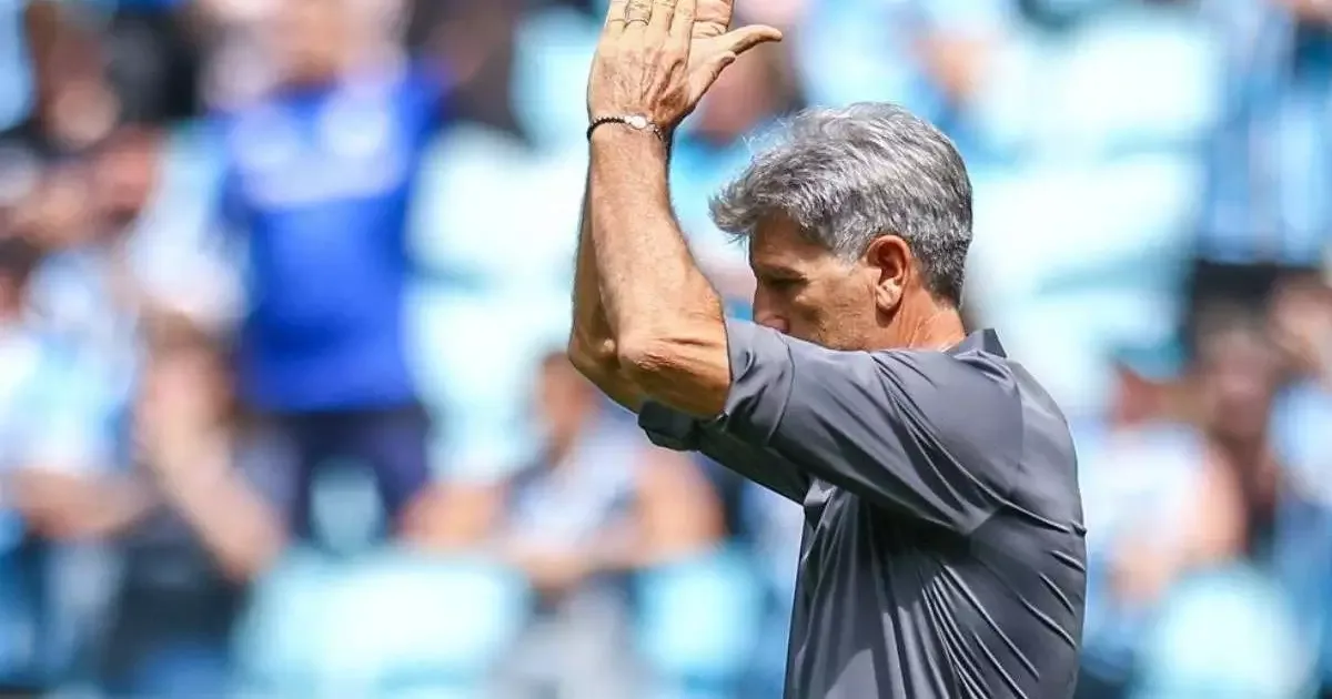 Renato amplia espaço no Grêmio e reavalia opções do elenco