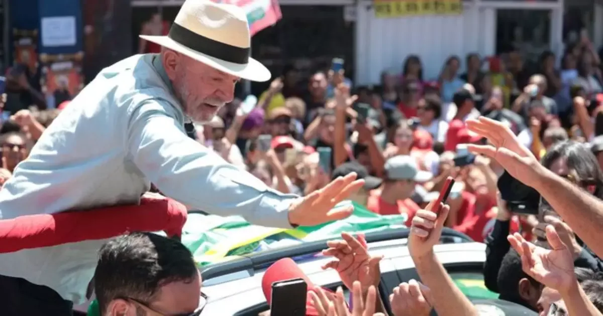 Em São Paulo, Lula combina defesa do governo e ataques a Flávio Bolsonaro