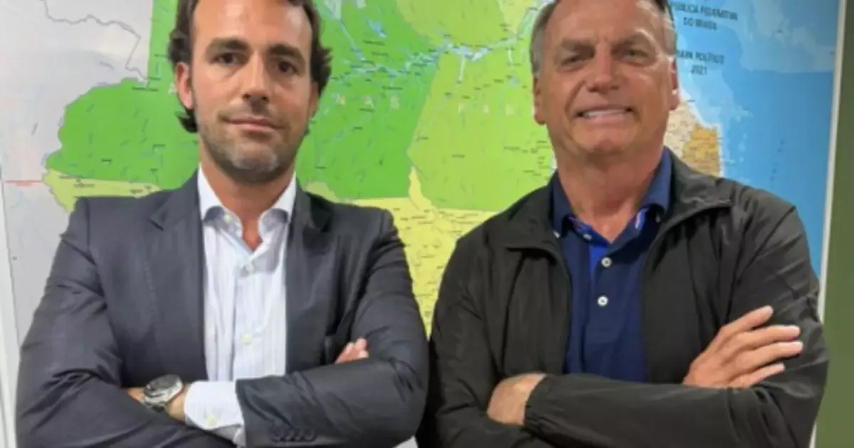 TSE veta material de campanha de Lucas Bove com imagem de Bolsonaro