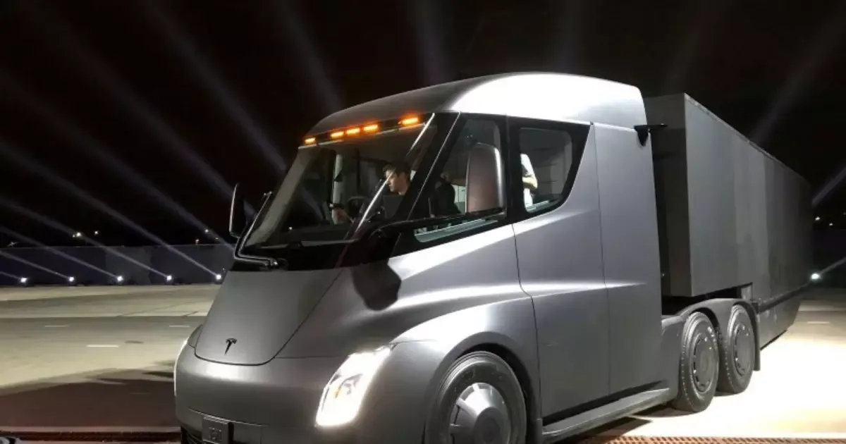 Tesla prepara lançamento do caminhão Semi no mercado europeu
