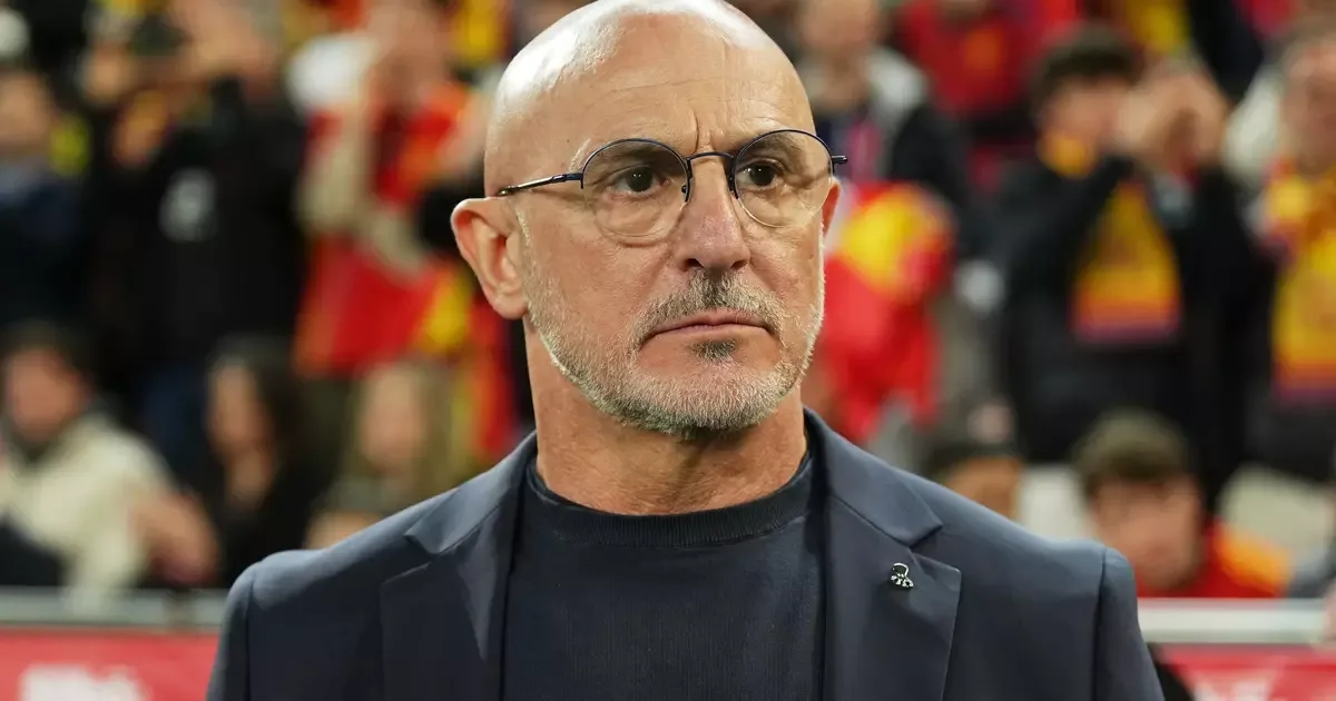 De la Fuente defende formação de jovens ao comentar futebol brasileiro