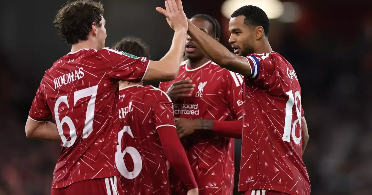 Liverpool bate Tottenham por 3 a 1 e garante vaga na Copa da Liga