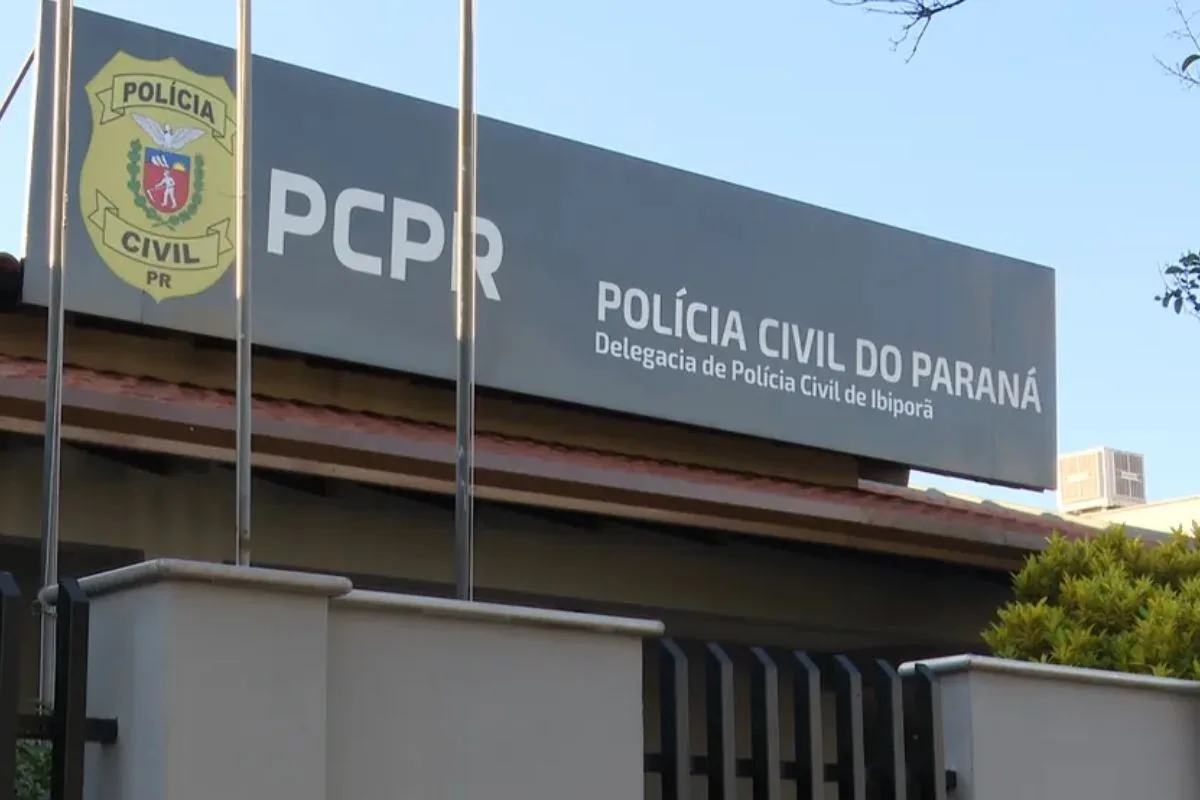 Homem é preso após tentar pressionar ex-companheira dentro de unidade policial