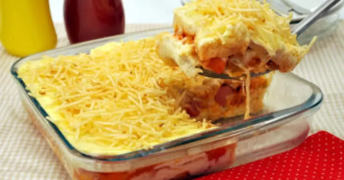 Hot dog de forno leva muçarela e batata palha