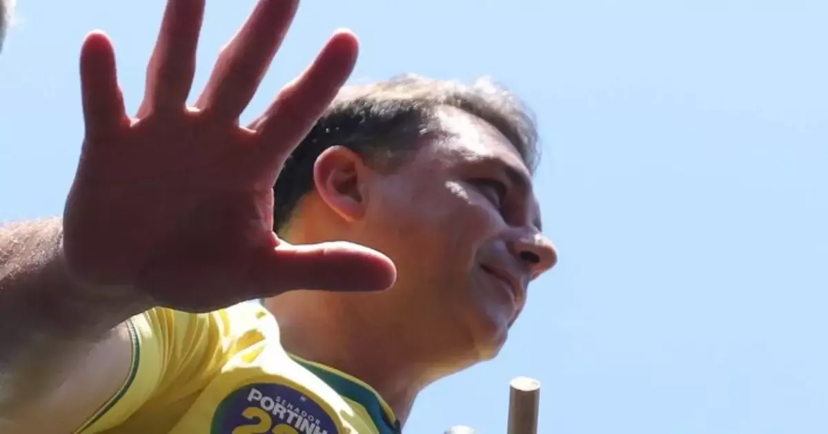 Campanha de Flávio Bolsonaro contesta liberação de posts sobre Nossa Senhora Aparecida