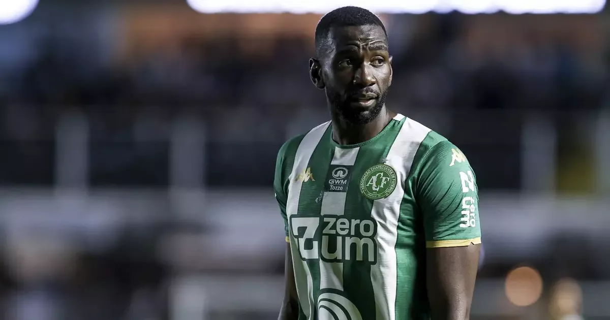 Bolasie comemora vitória da Chapecoense e provoca o Corinthians