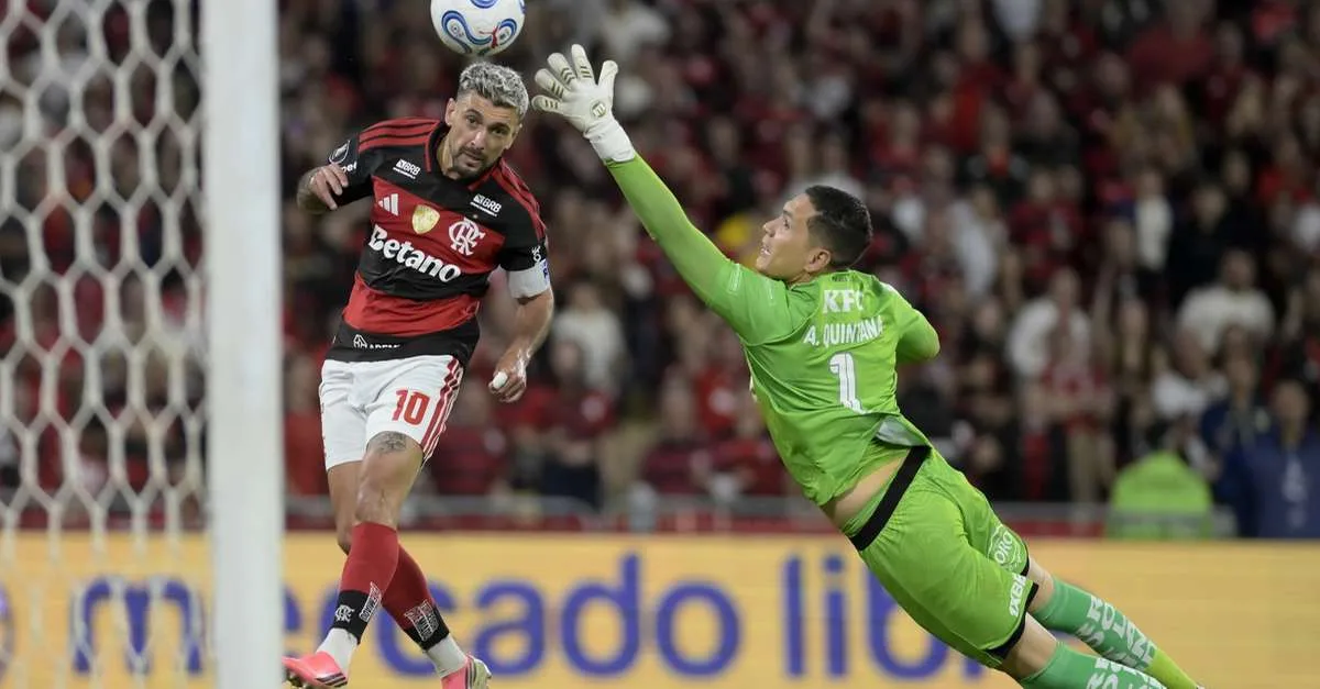 Flamengo empata no Maracanã e avança à semifinal da Libertadores