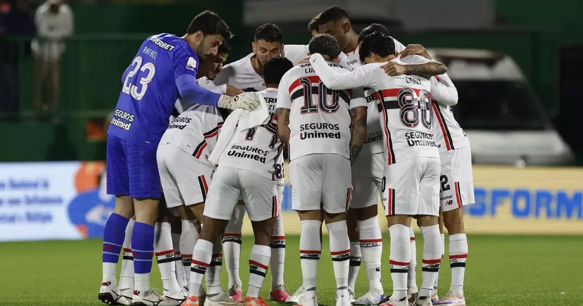 STJD julga zagueiro do São Paulo por expulsão contra o Palmeiras