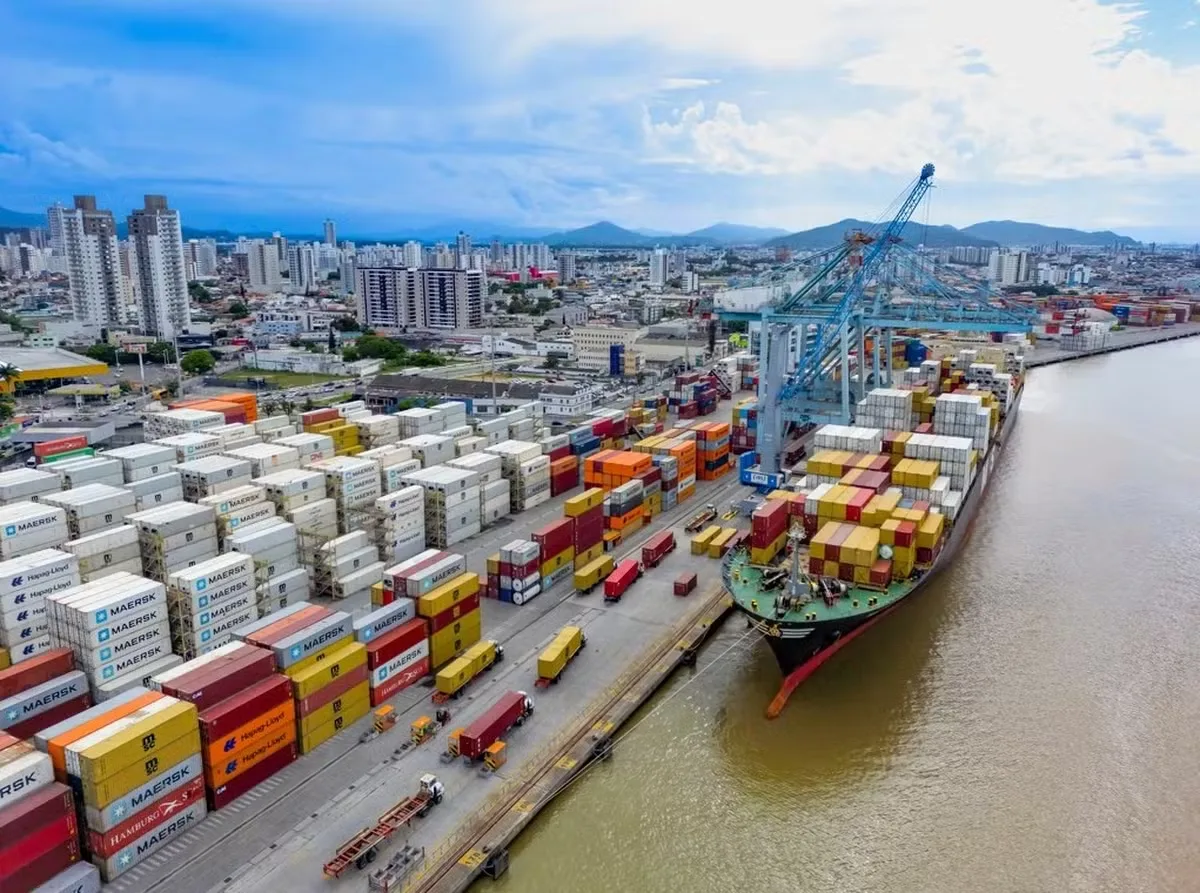 Terminal de Itajaí reforça estrutura para cargas refrigeradas e amplia operação