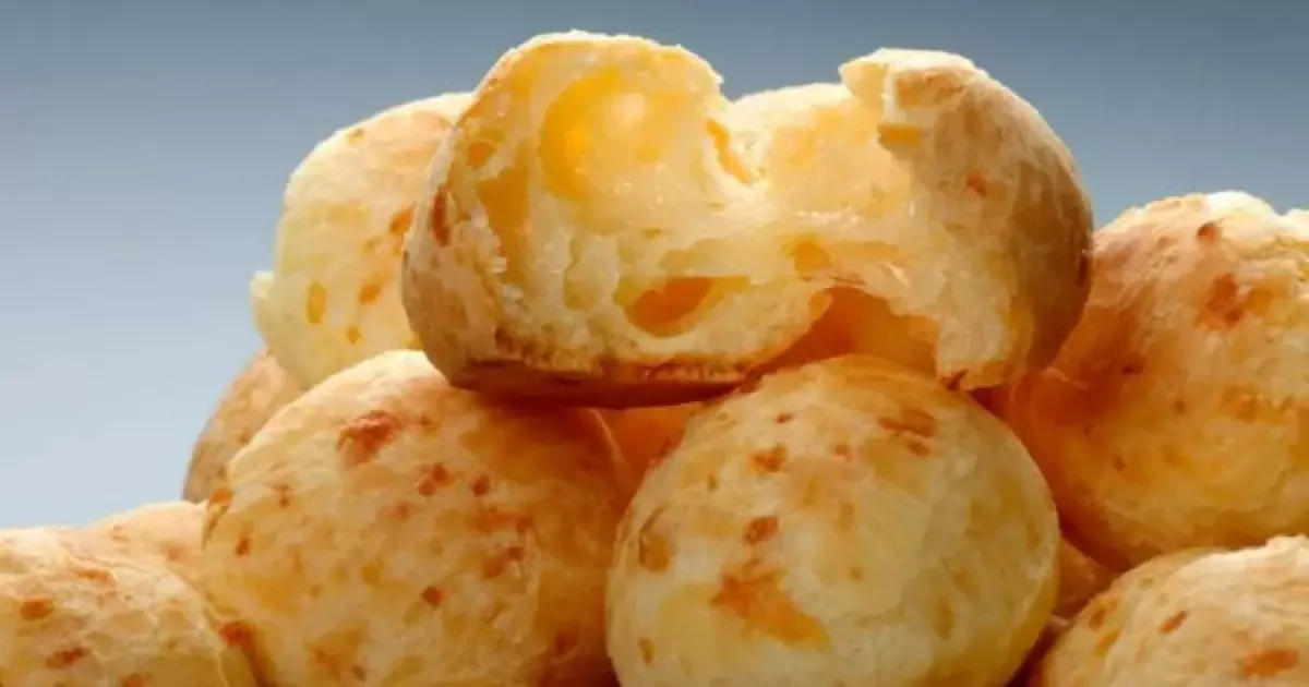 Pão de queijo na airfryer fica pronto em poucos minutos