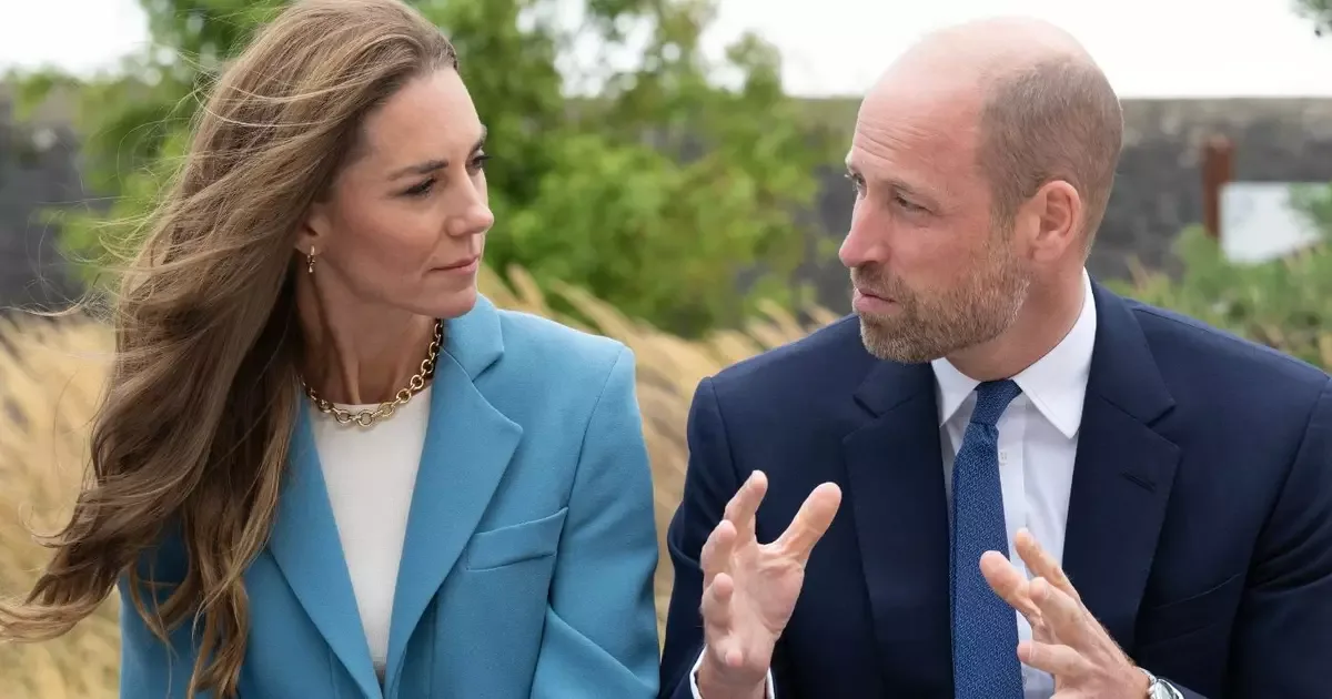 Escolha de escola de George teria provocado tensão entre William e Kate