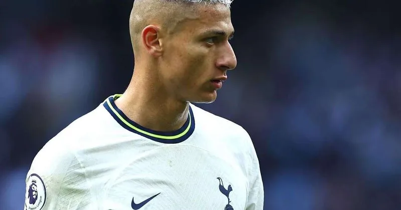Richarlison é excluído da lista do Tottenham na Premier League