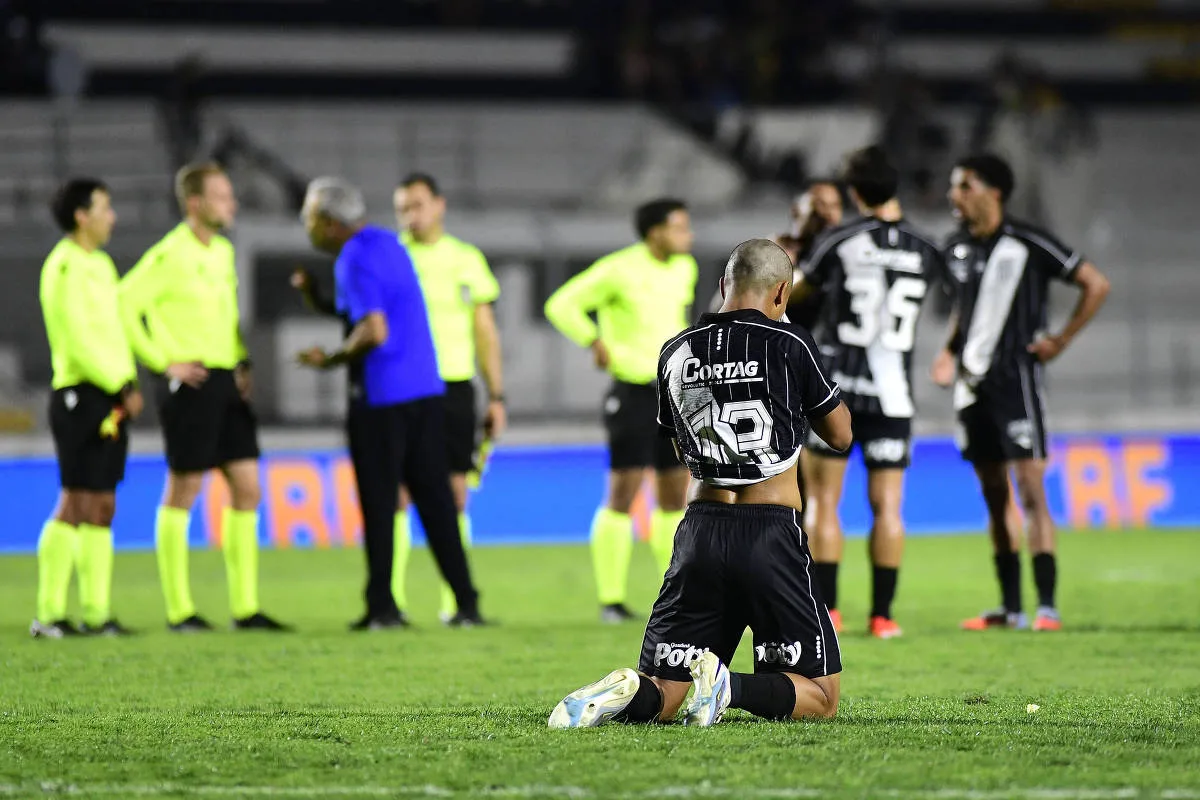Ponte Preta enfrenta colapso esportivo e financeiro antes de decisão na Série B