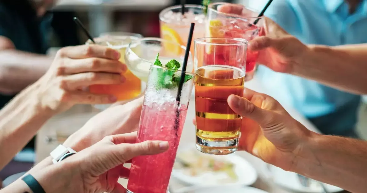 Pausa de 30 dias no álcool pode favorecer fígado e cérebro